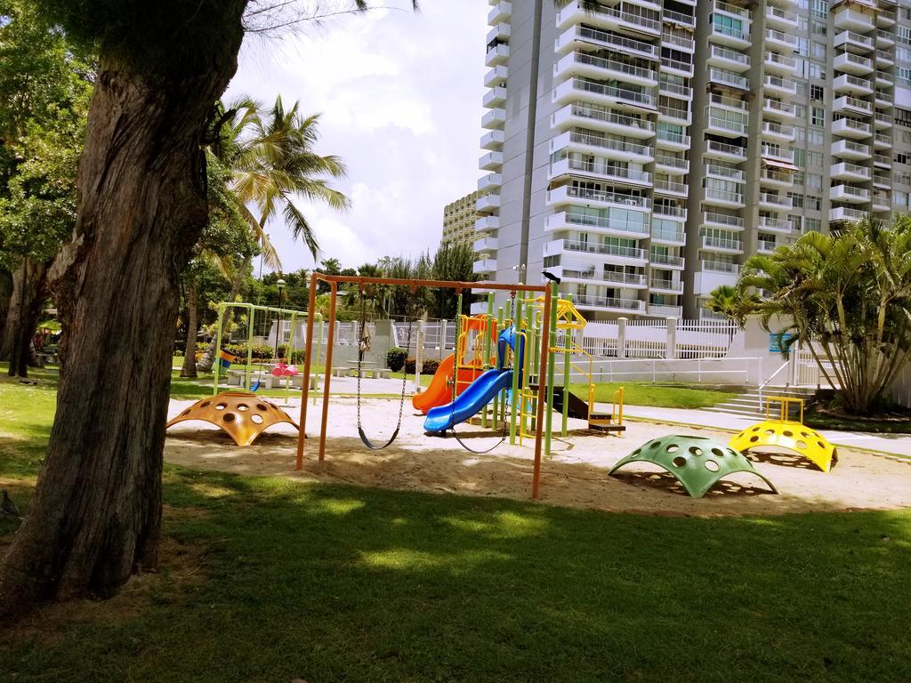 Beachfront Coral Beach Condo Сан-Хуан Экстерьер фото