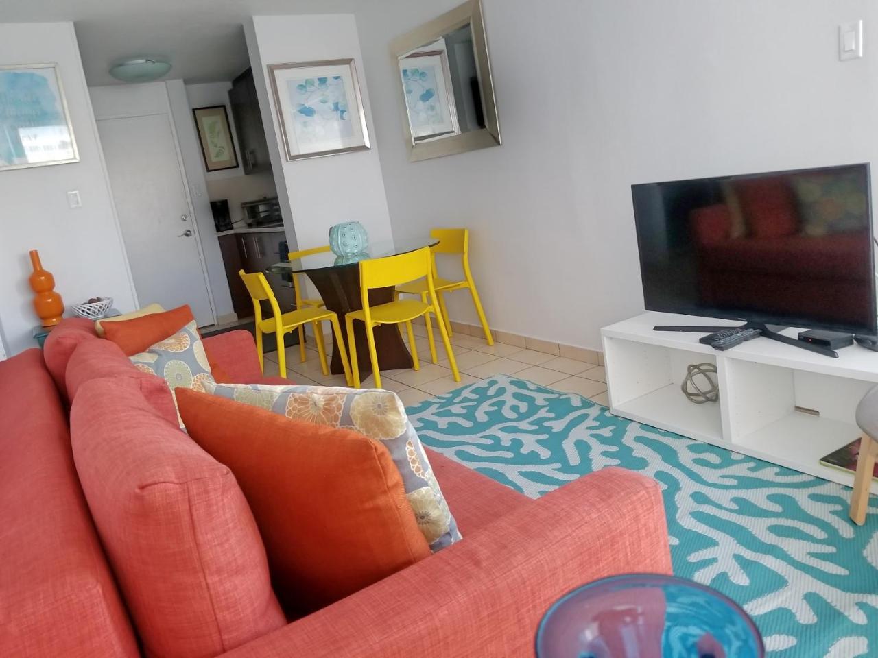 Beachfront Coral Beach Condo Сан-Хуан Экстерьер фото